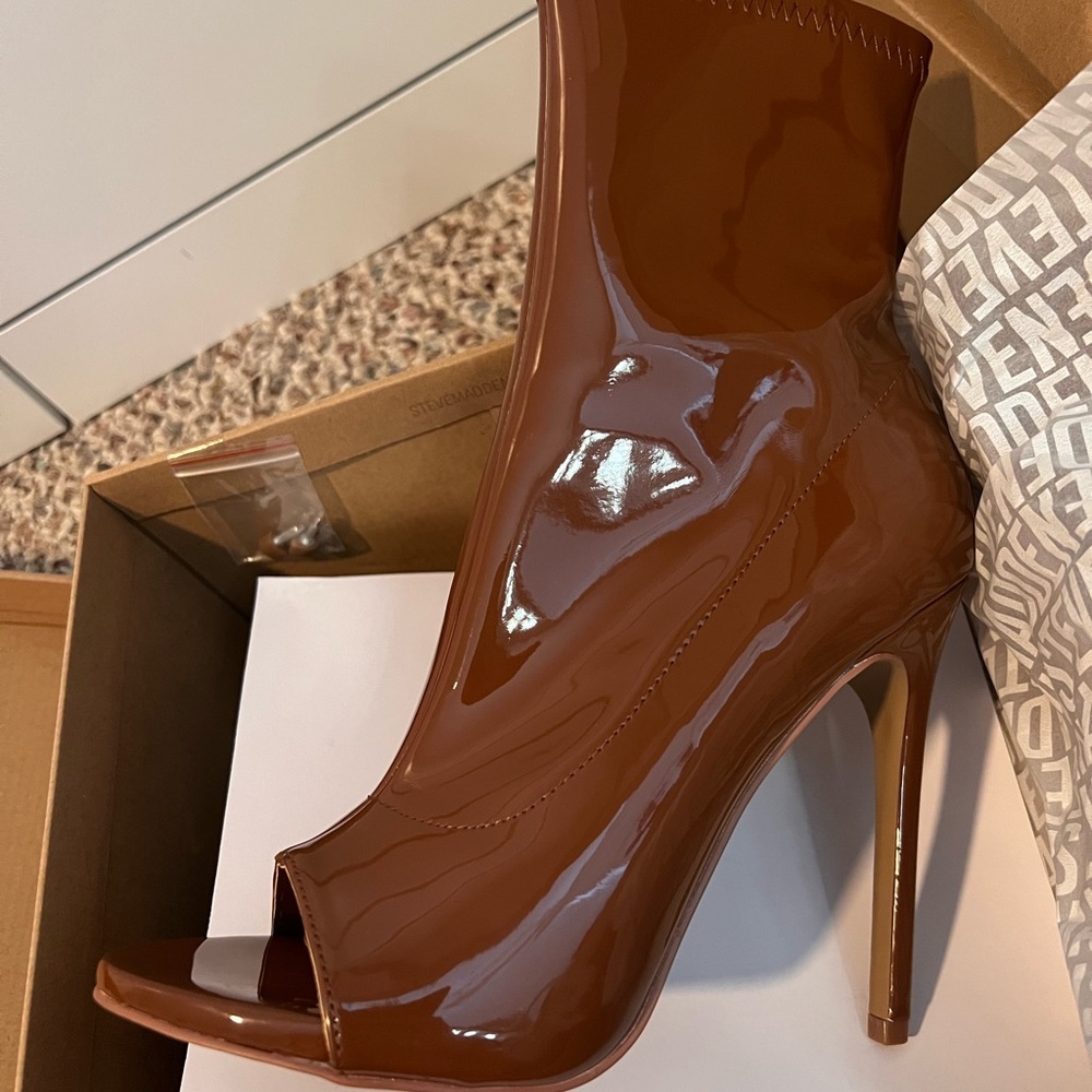 Steve Madden brown, open toed heels, size 9